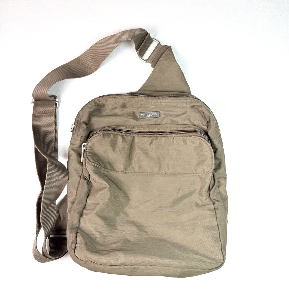 Baggallini Lightweight Adjustable CrossbodyShoulder Travel Bag